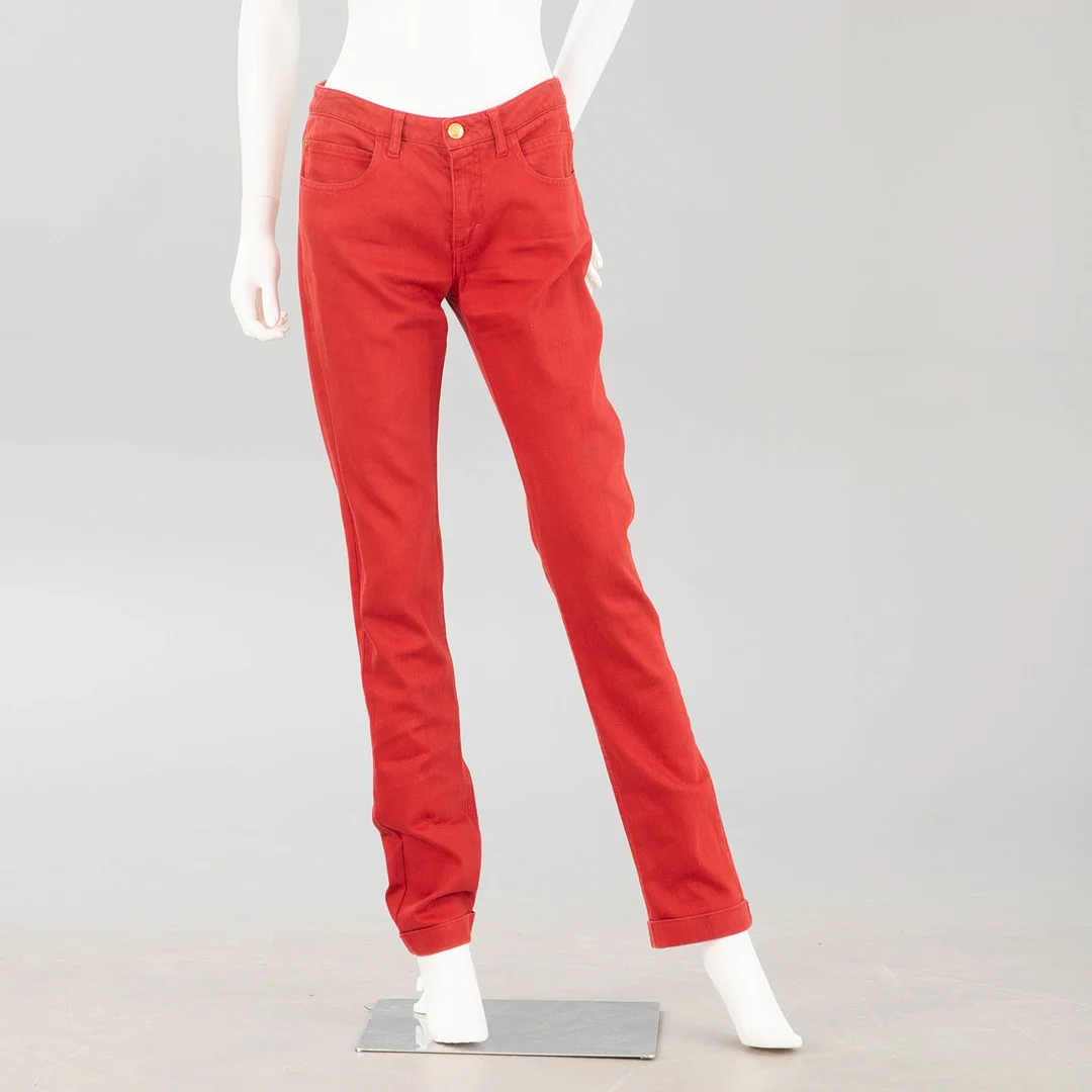 CHANEL. Jeans Hose in rot, FR 38. — Vintage & Designer Fashion — Stockholms Auktionsverk Hamburg