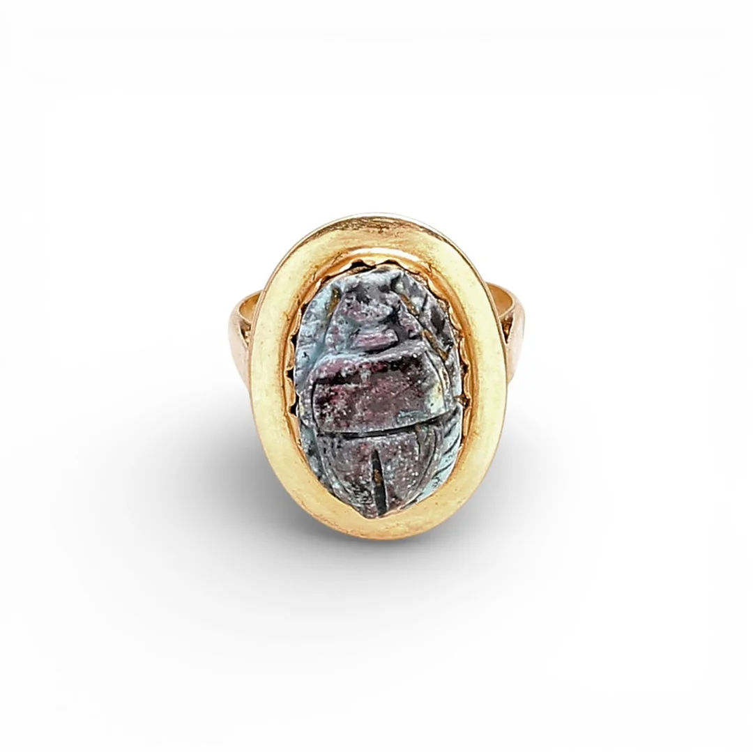 Gold ring with Egyptian scarab. — Rings — Balclis