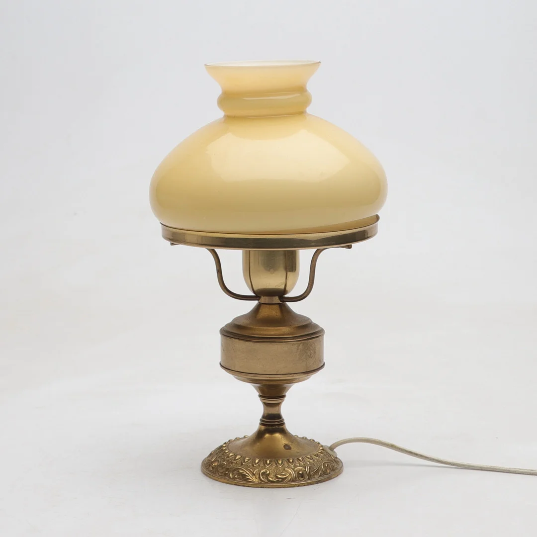 BORDSLAMPA, glas och gulmetall, 1900-tal. — Table Lamps — Gomér & Andersson Norrköping