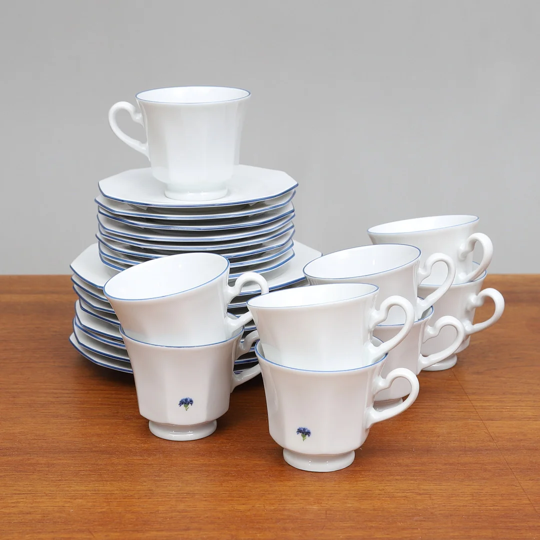 KAFFERSERVIS, 25 delar, "Blåklint", Bodashop. — European — Gomér & Andersson Norrköping