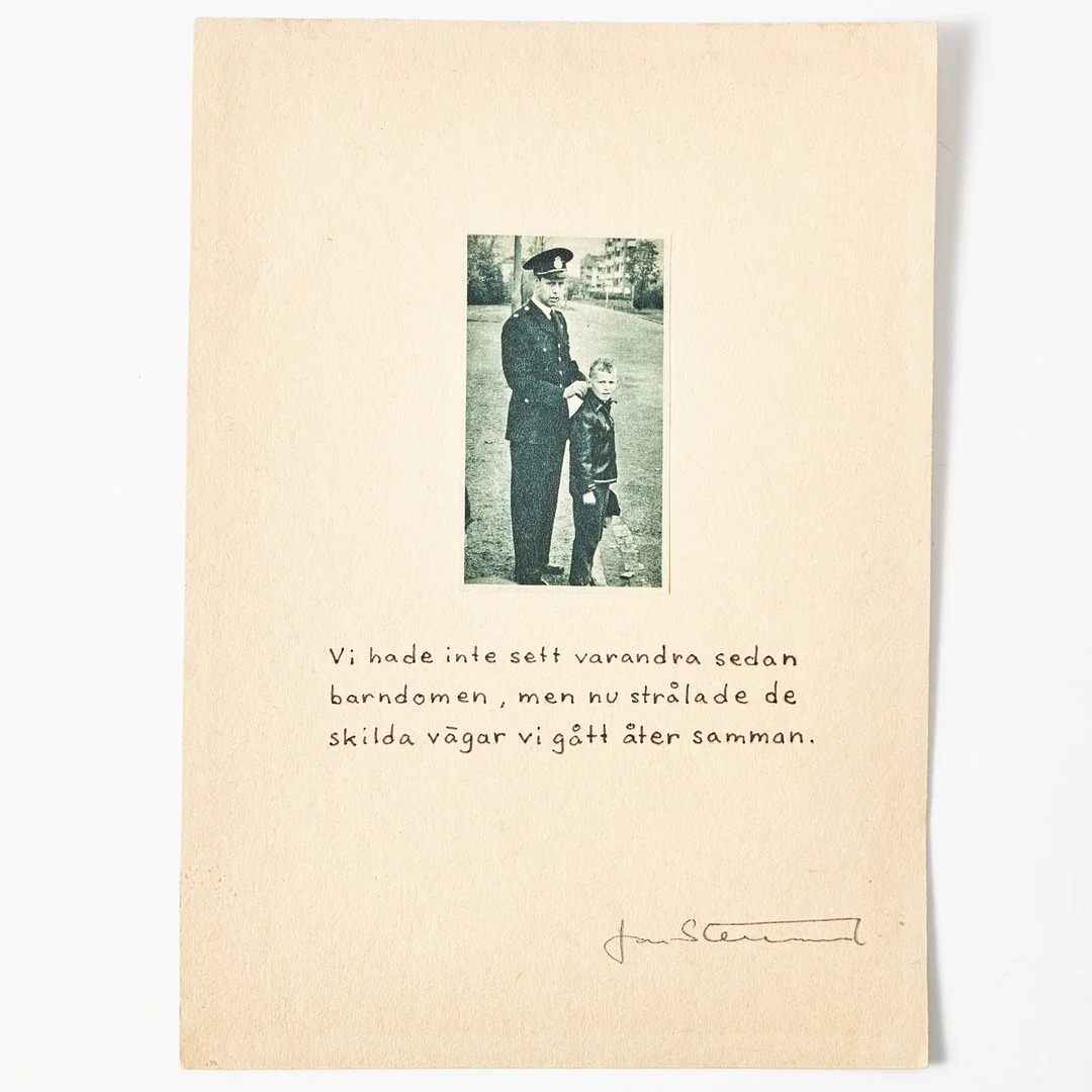 JAN STENMARK. "Vi har inte sett varandra sedan barndomen...", publicerad i boken "Detta har hänt" 1990, signerad, originalcollage. — Other — Stockholms Auktionsverk Magasin 5
