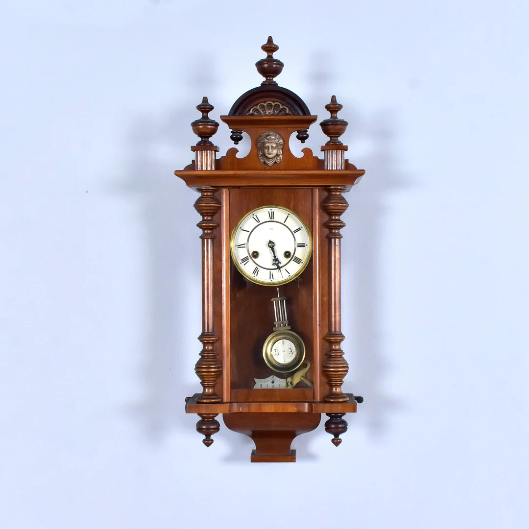 VÄGGUR, ek, Junghans, 1900-tal. — Wall Clocks — Halmstads Auktionskammare