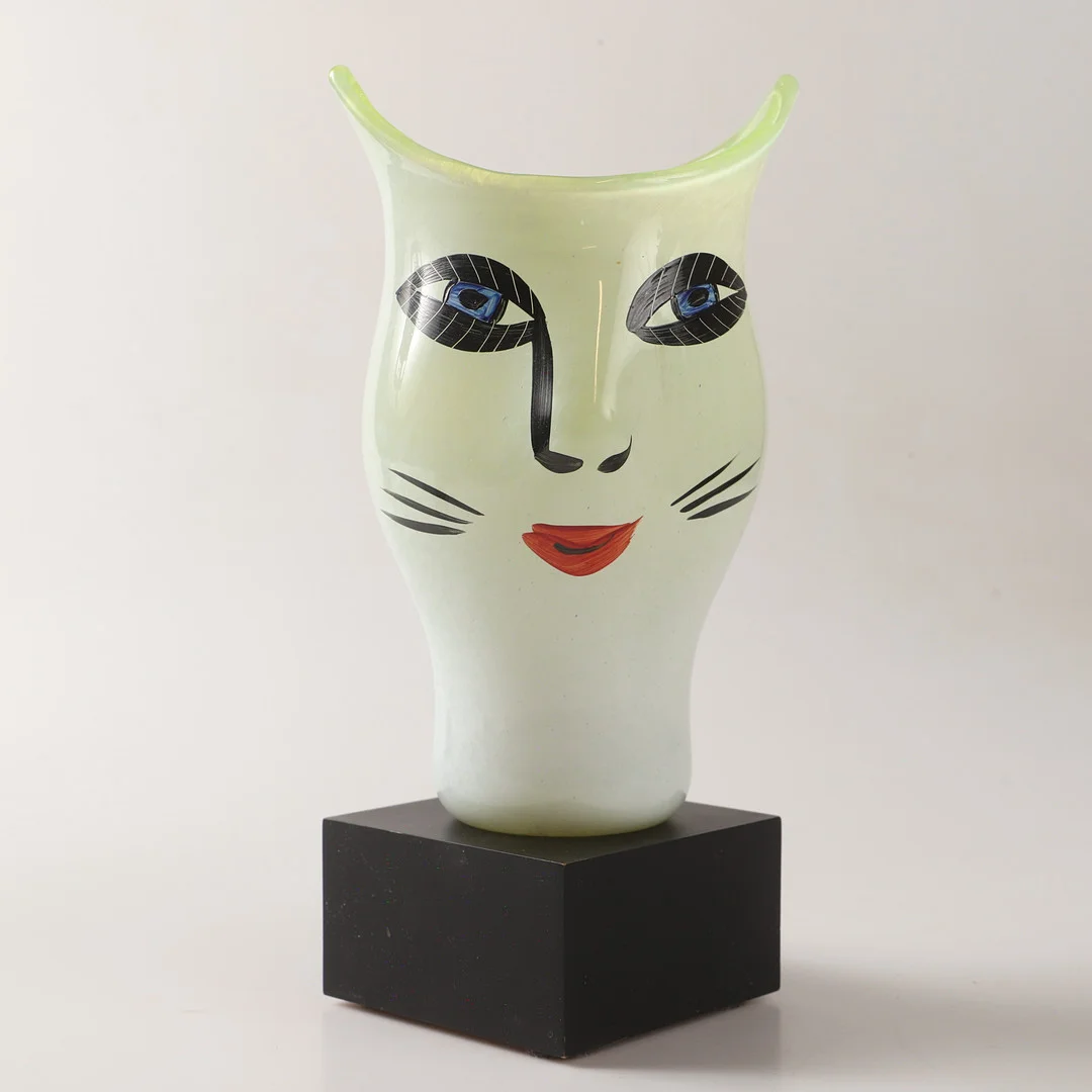 ULRICA HYDMAN-VALLIEN. Vas, "Open Minds", glas, Kosta Boda. — Art glass — Helsingborgs Auktionskammare
