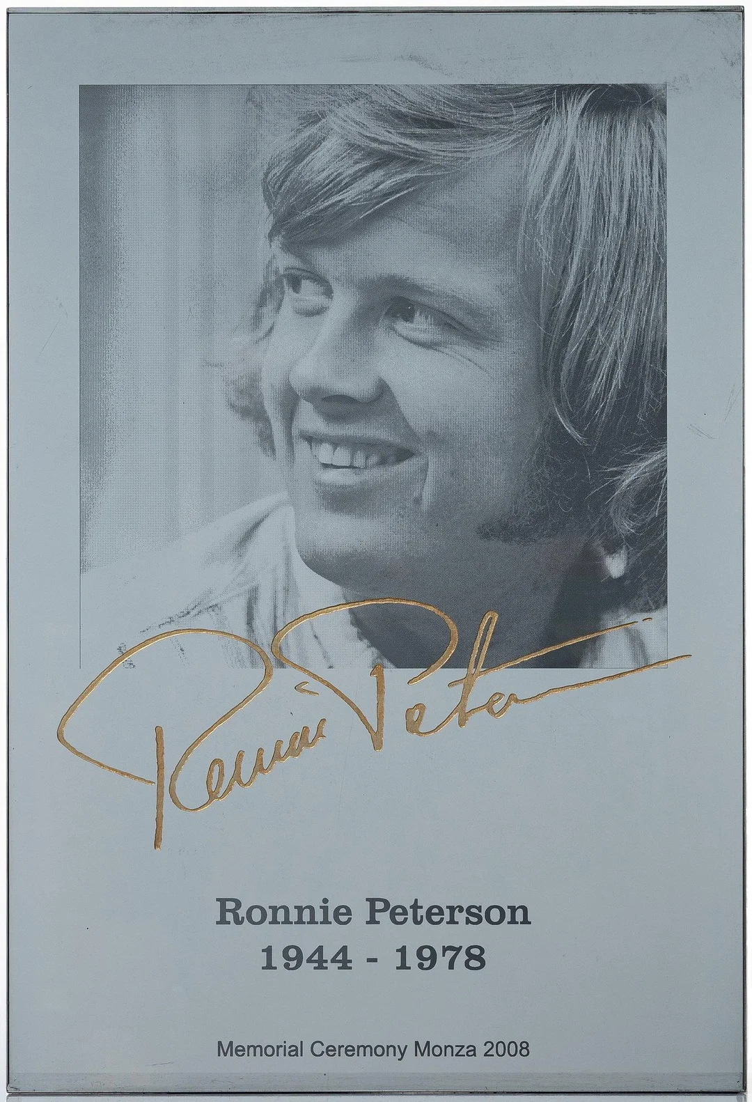 Ronnie Peterson, Minnestavla från Monza 2008. — Samlarföremål/Memorabilia — Bukowskis
