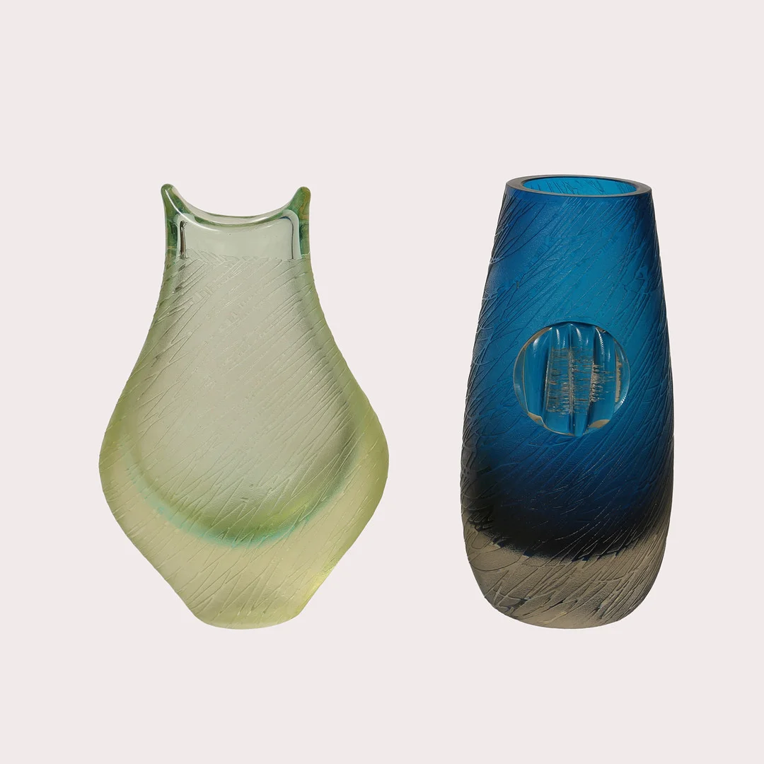 MIROSLAV KLINGER ZELEZNY brod, tillskrivna. Vaser, 2 st., glas, ljusgrön rsp. blå. 1950-60-tal. — Art glass — Limhamns Auktionsbyrå