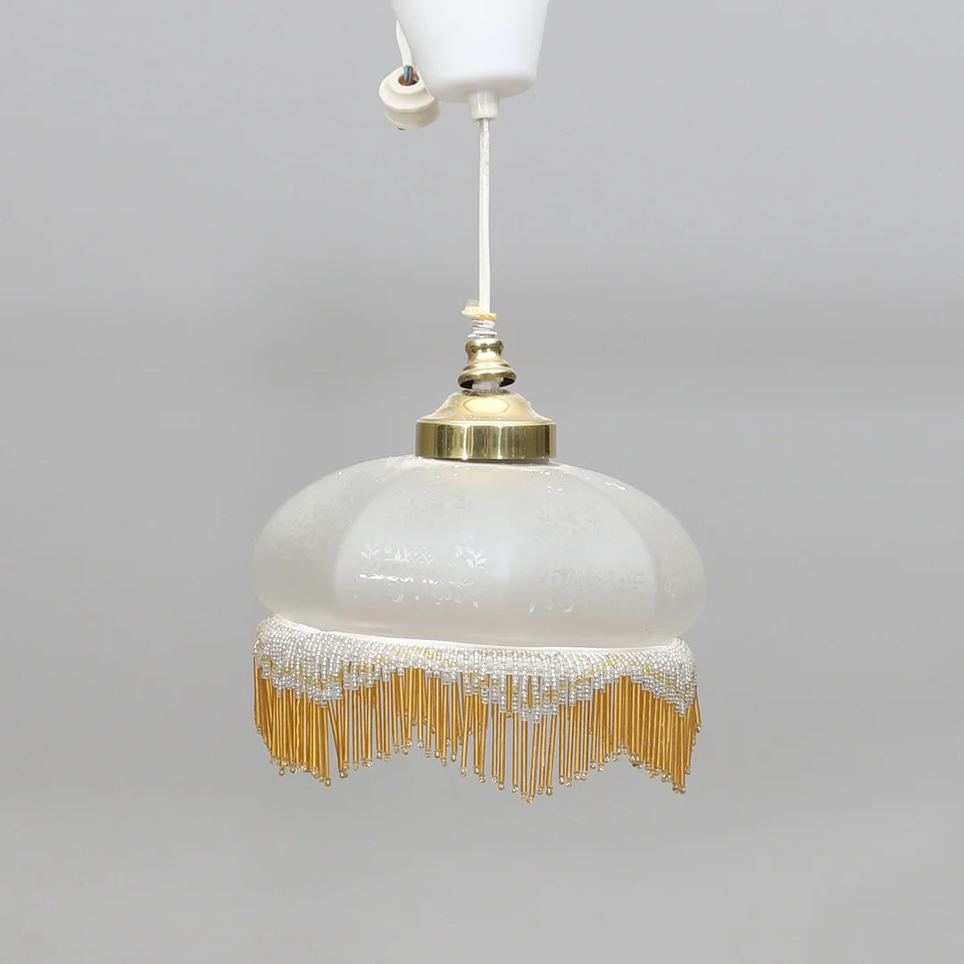PÄRLFRANSLAMPA, glas/mässing, 1900-tal. — Ceiling lights — Gomér & Andersson Norrköping