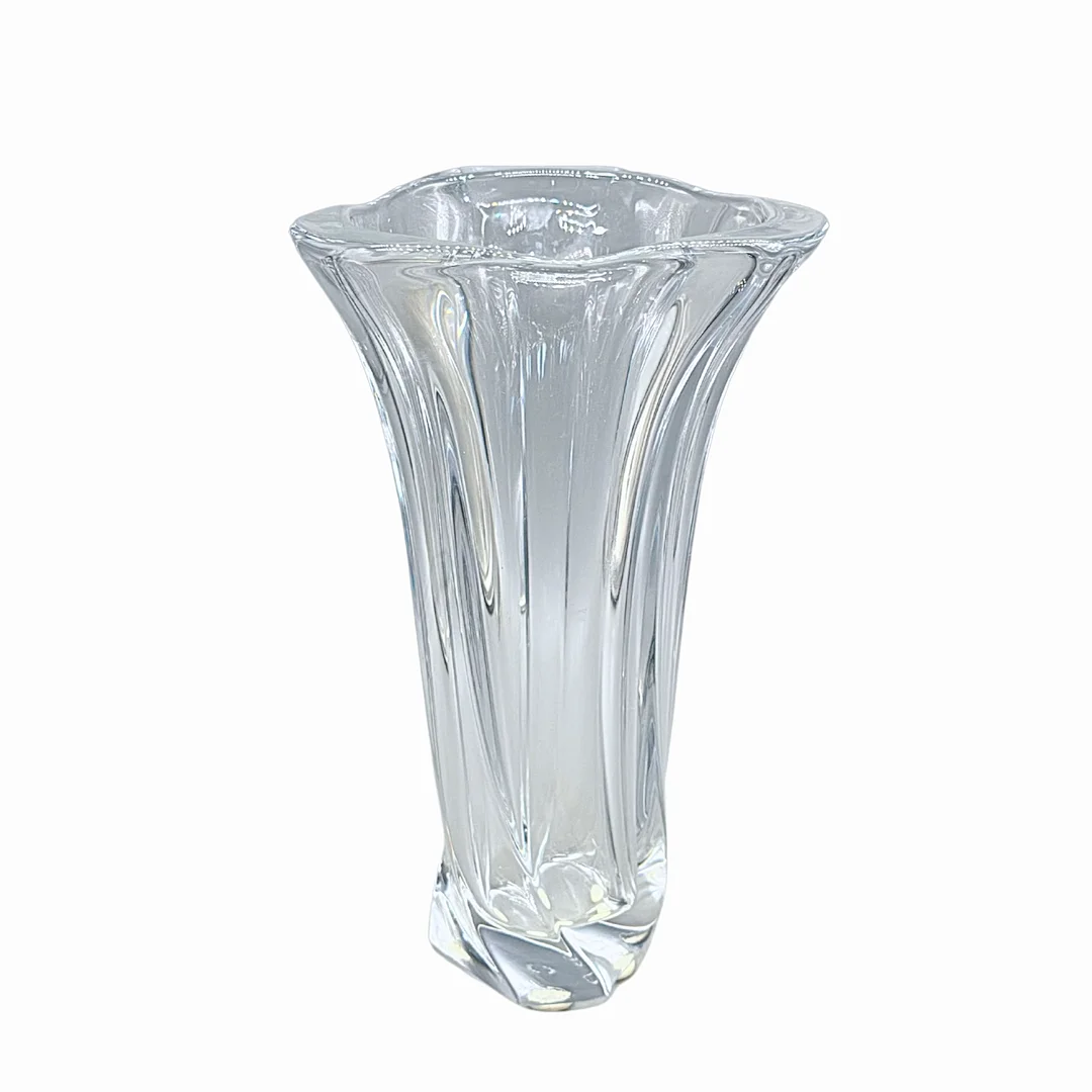 KRISTALLGLAS VASE IM FLORALEM DESIGN. — Utility glass — Auktionshaus Stuber's Hammerschlag