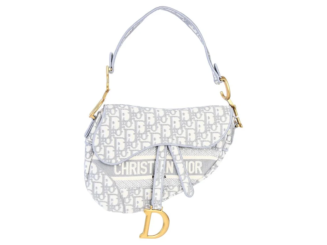 VÄSKA, CHRISTIAN DIOR, Saddle Bag, grå, vit, oblique jacquard, guldfärgade beslag, 25x20x4 cm, märkt 50-MA-1200, år 2020, care booklet, cert ej ifyllt, dustbag. — Accessoarer/Väskor — Kaplans