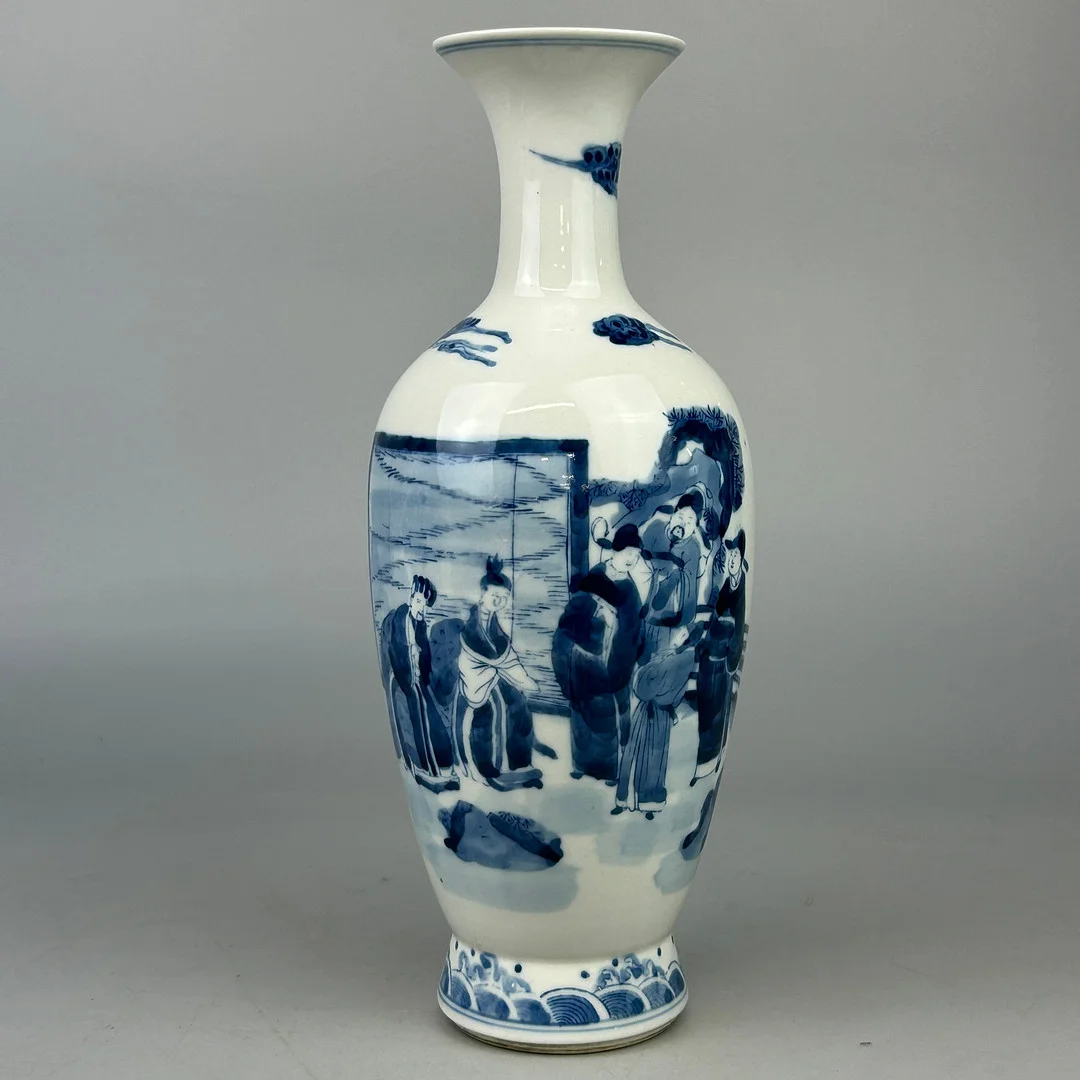 CHINESE BLUE & WHITE VASE. — Ceramics & Porcelain — Chalkwell Auctions