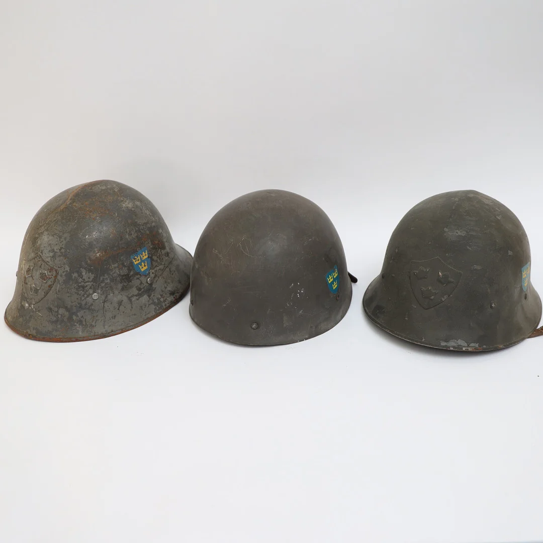 HJÄLMAR 3st, 1900-tal, metall, inredning med läder. — Other — Falun Auktionsbyrå