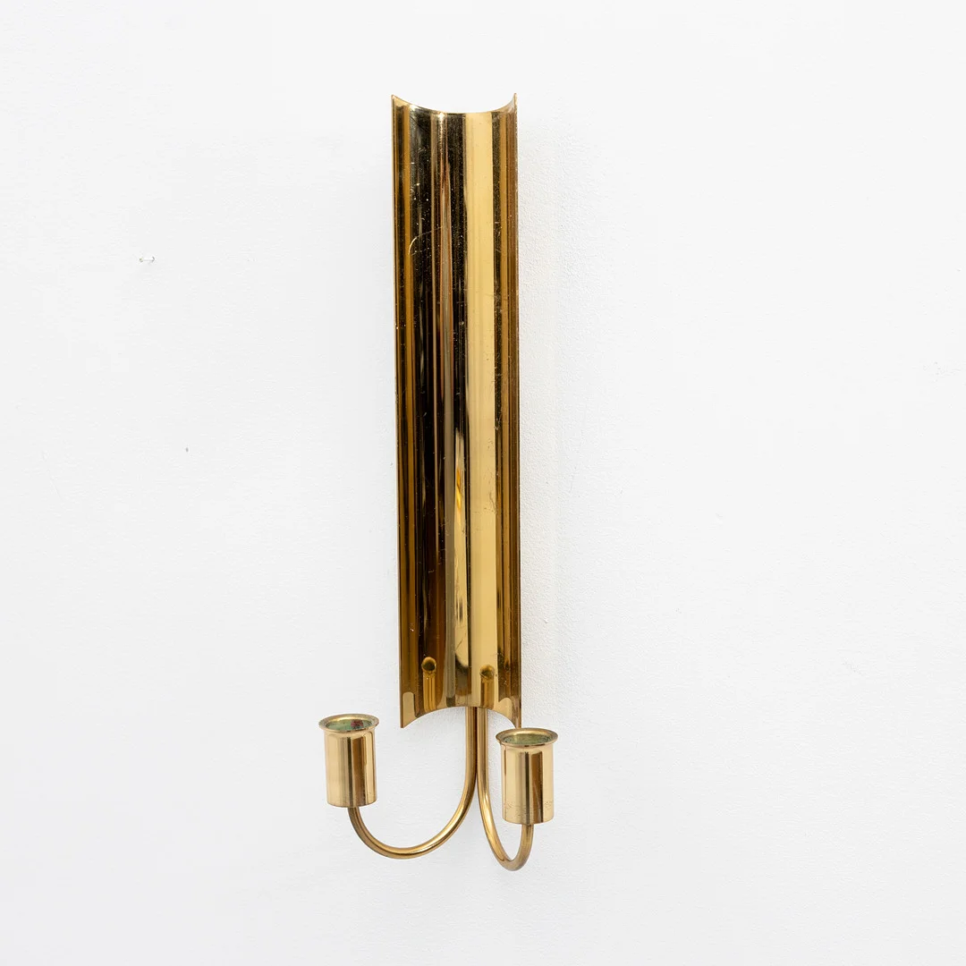 PIERRE FORSSELL. Vägglampett, mässing, "Reflex", signerad. Skultuna. — Wall Lights — Auktionshuset Kolonn