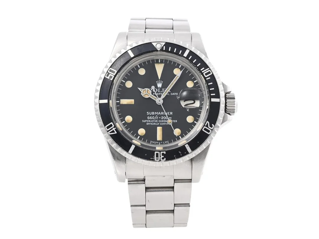 ROLEX, Oyster Perpetual Date, Submariner (660ft=200 m, Swiss-T<25), Chronometer, Ref nr. 1680, Serie nr. 5865170, Cal 1570, Verk nr. D887478, Boett nr. 5512 (utbytt), herrur, 40 mm, stål, automatisk, plexiglas, datum, utbytt lysplupp i dykring (Luminova), Oysterlänk, viklås, Ref nr. 93150-VB/580, ca 1978, box (ej tidsenlig/ej komplett). — Klockor/Rolex — Kaplans