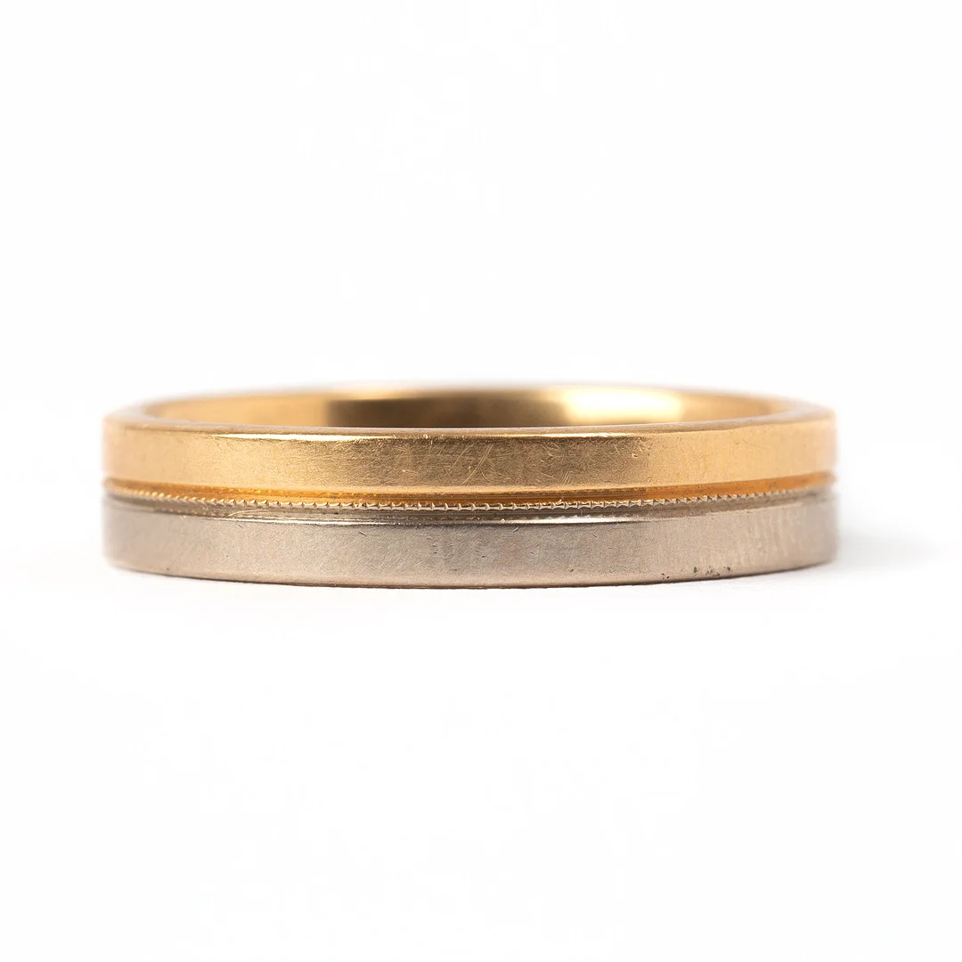 RING. 18K guld och vitguld, Schalins, Östersund. — Rings — Stockholms Auktionsverk Göteborg