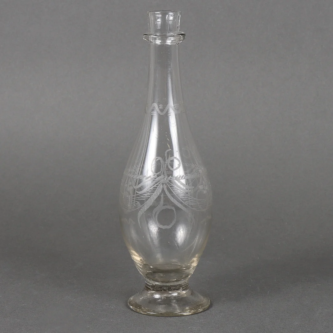 ÄTTIKSFLASKA / VINÄGERFLASKA, glas, möjligen Cedersbergs glasbruk, 1800-talets första hälft. — Utility glass — Karlstad Hammarö Auktionsverk