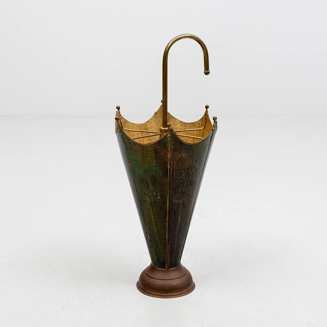 PARAPLYSTÄLL, gulmetall, 1900-talets andra hälft. — Miscellaneous — Auktionshuset Kolonn