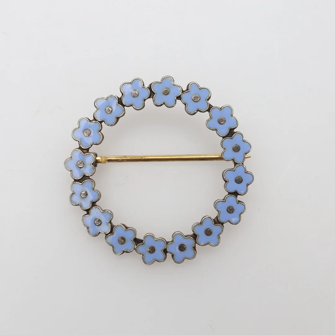 ANTON MICHELSEN. BROSCH "Forglemmigej", sterlingsilver, bruttovikt ca 3,6 gram. — Brooches & Pendants — Borås Auktionshall