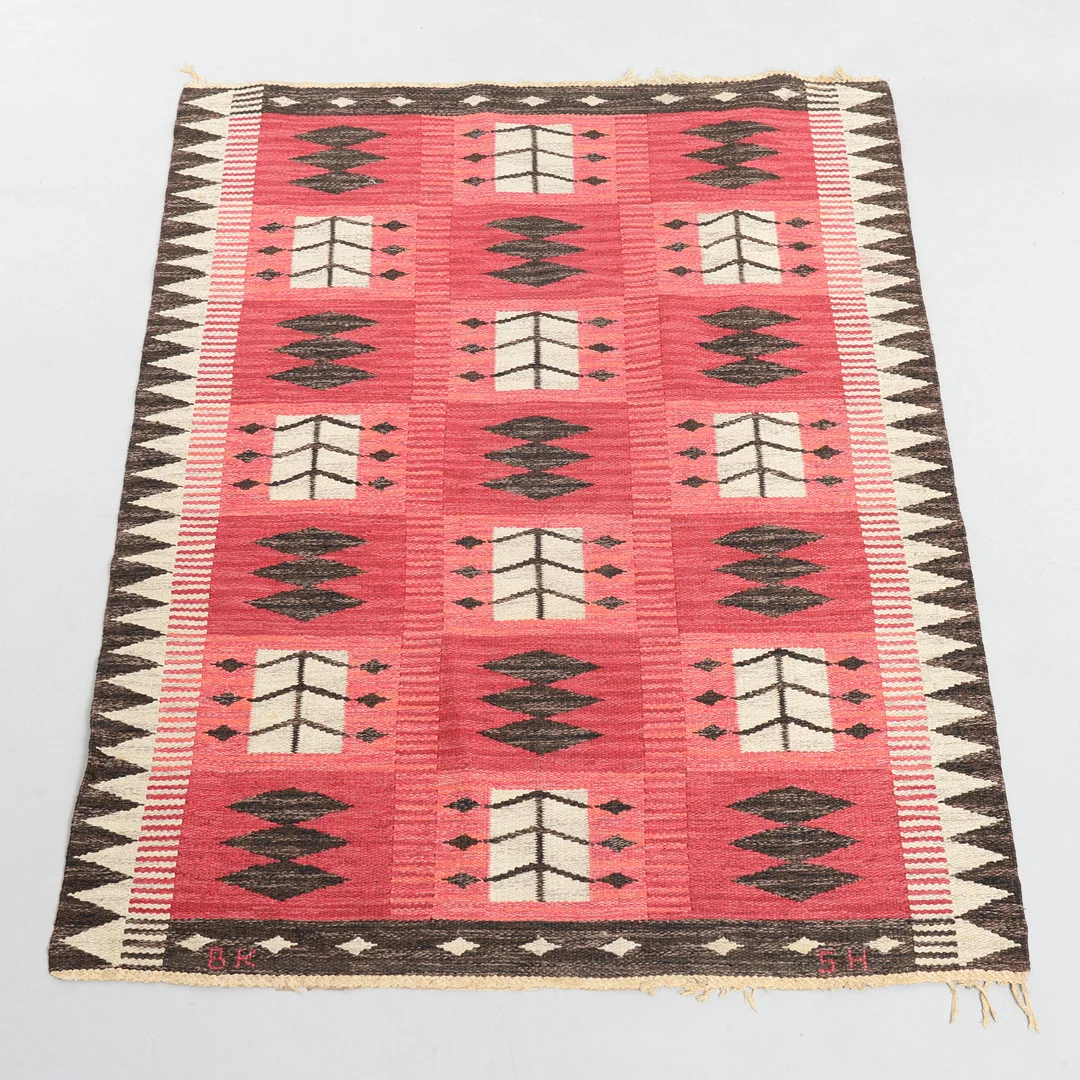 BERIT KOENIG. Matta, röllakan, Svensk Hemslöjd, ca 195 x 135 cm. — European Carpets & Textiles — Formstad Auktioner
