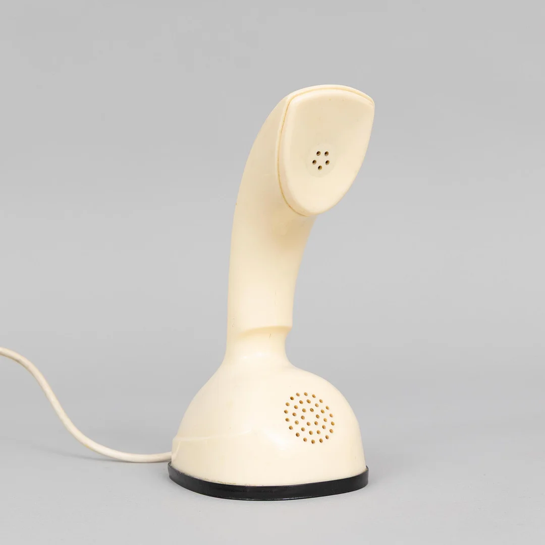 KOBRATELEFON, LM Ericsson, 1900-tal. — Modern consumer electronics — Garpenhus Auktioner
