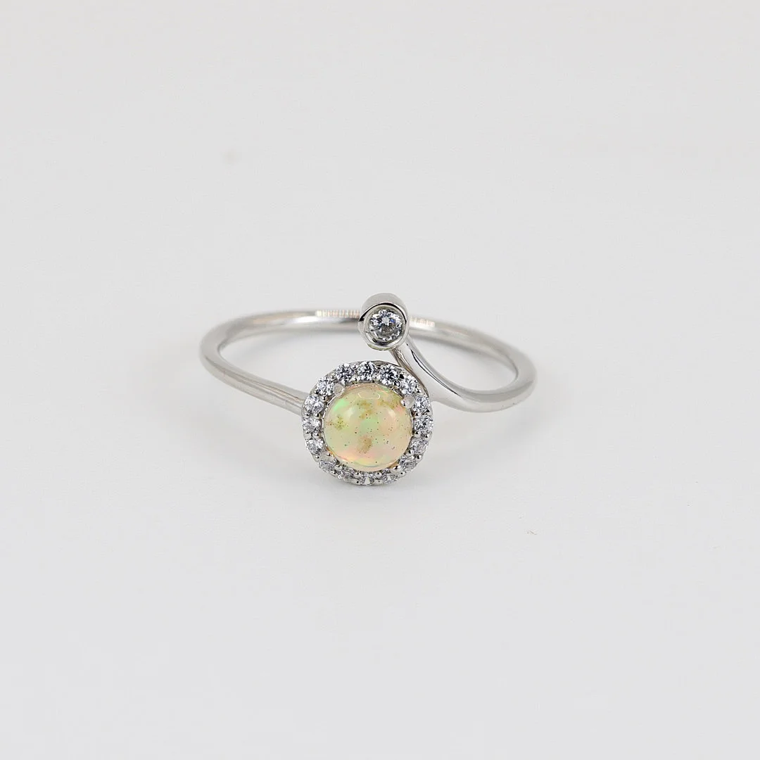 SILVER OPAL SET RING. — Rings — Chalkwell Auctions