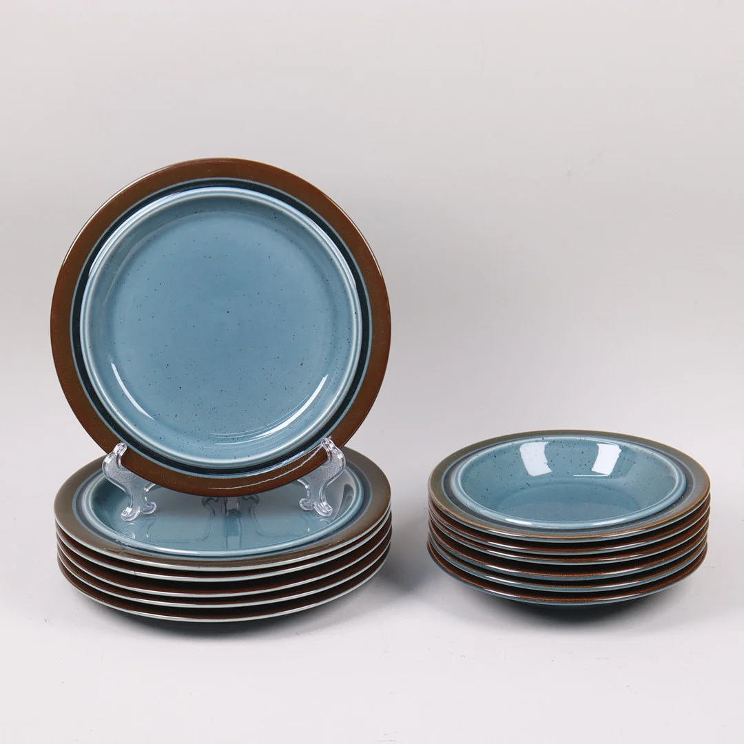 ULLA PROCOPÉ. för Arabia, "Meri", tallrikar i stengods, 12 st. — Tableware — Markus Auktioner