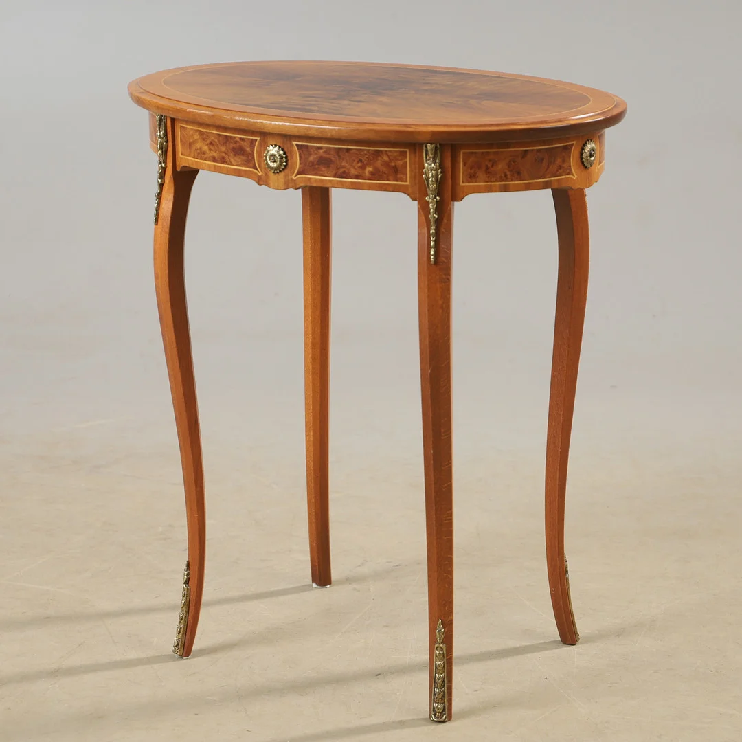 BORD, rotfanér och bok med bronser, rokokostil. — Tables — Helsingborgs Auktionskammare