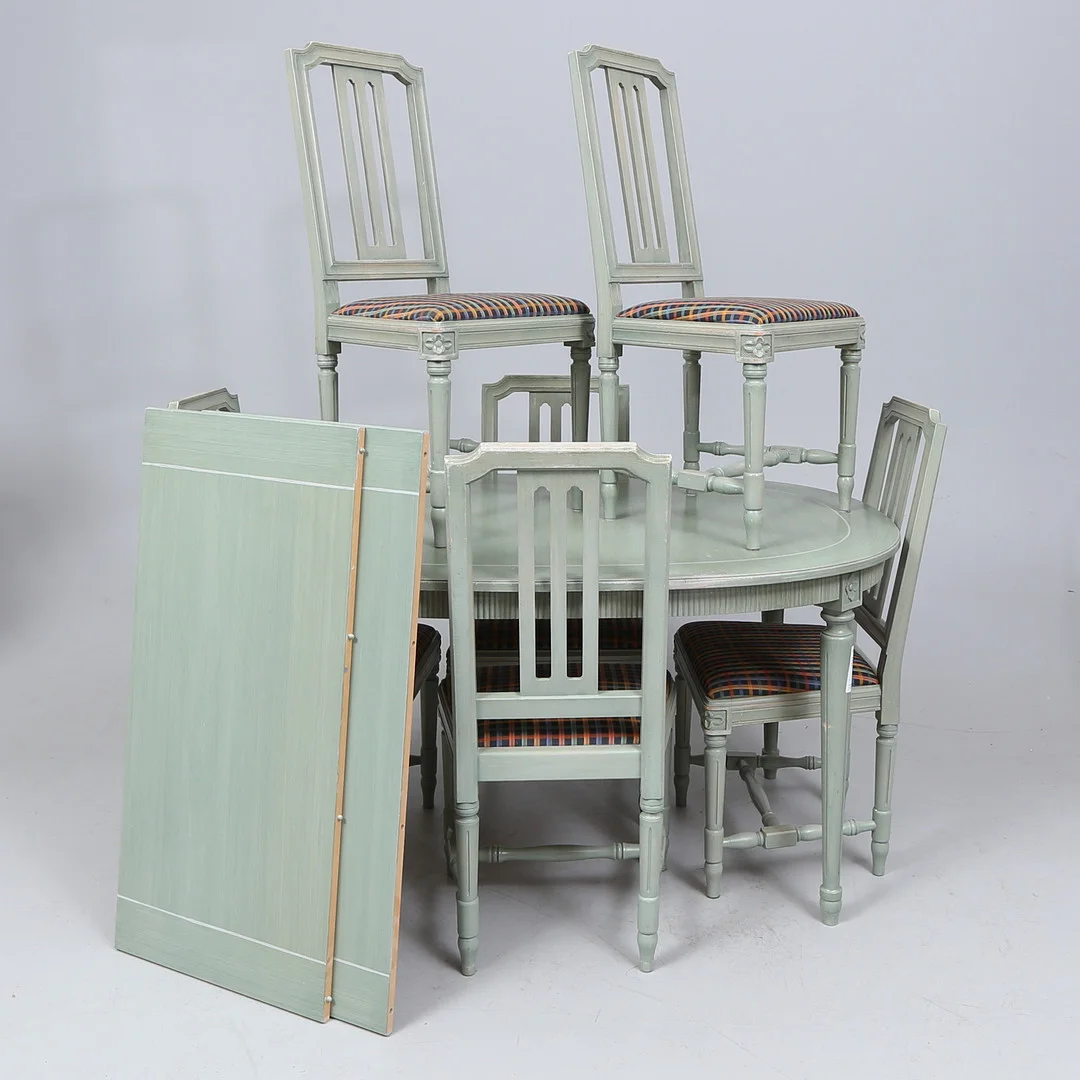MATGRUPP, 7 delar, bemålad, gustaviansk stil, 1900-tal. — Dining room furniture — Gomér & Andersson Linköping