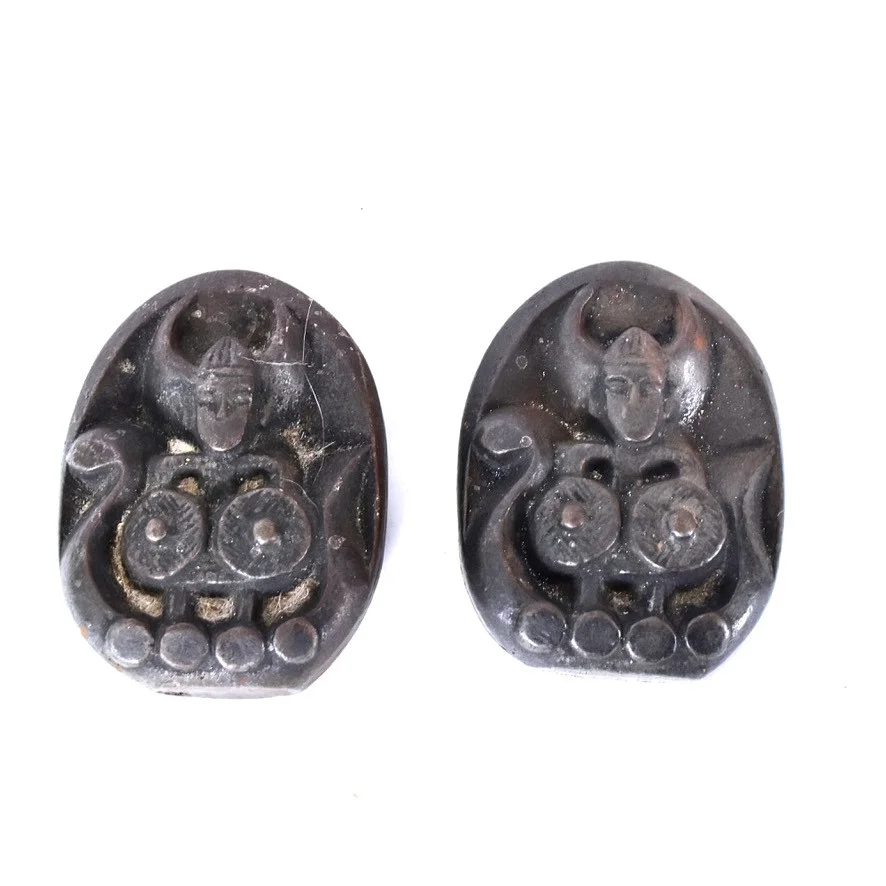 STIG BLOMBERG. skulpturer, 1 par, gjutjärn, Viking. — Other metals — Halmstads Auktionskammare