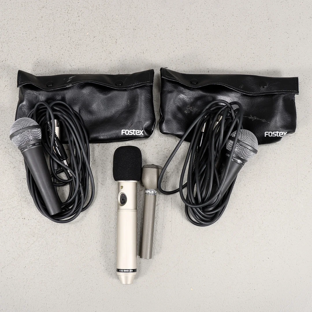 MIKROFONER 4 stycken, Fostex, Røde & Electro Voice. — Modern consumer electronics — Karlstad Hammarö Auktionsverk