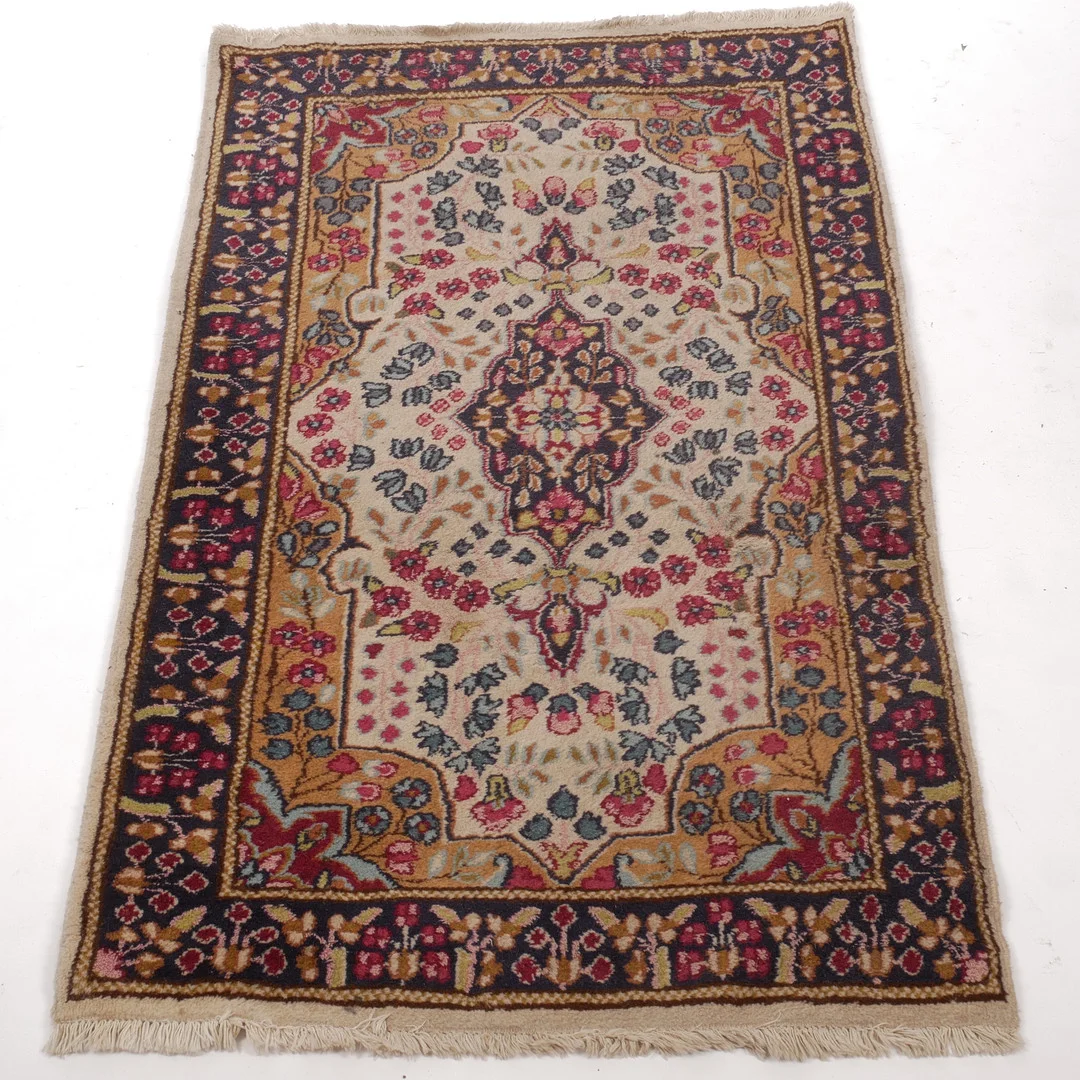 MATTA, handknuten, Persien, 172x95 cm. — Persian Carpets & Textiles — Auktionsfirma Kenneth Svensson i Kalmar
