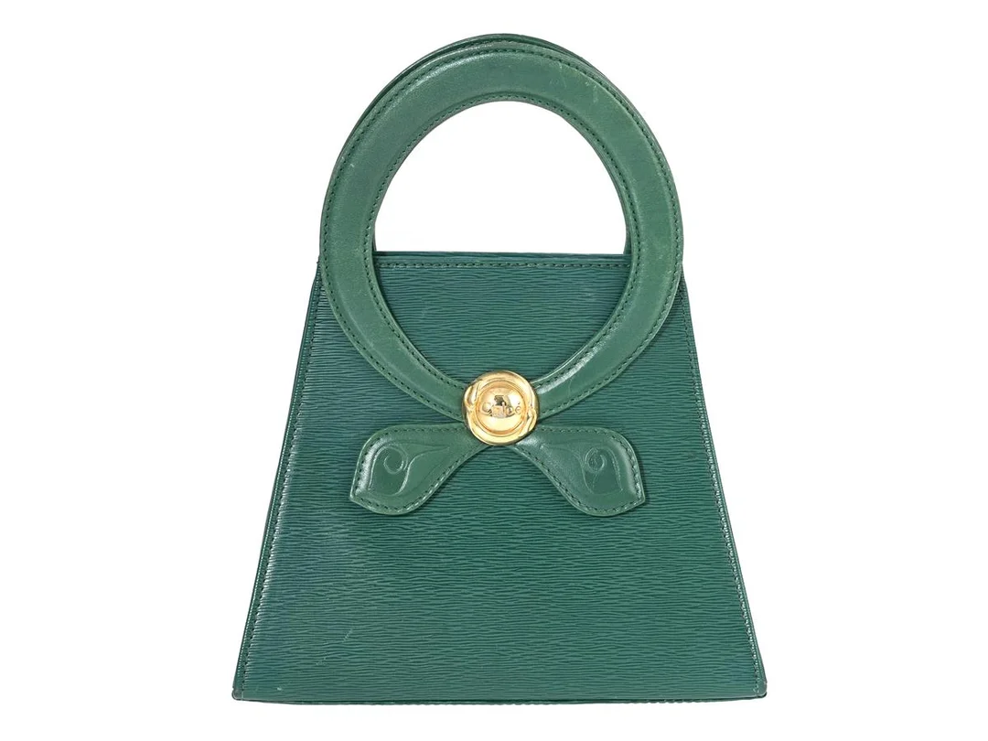 VÄSKA, CHLOÉ, grönt läder, guldfärgade beslag, 21x17x9 cm, innerspegel. — Accessoarer/Väskor — Kaplans