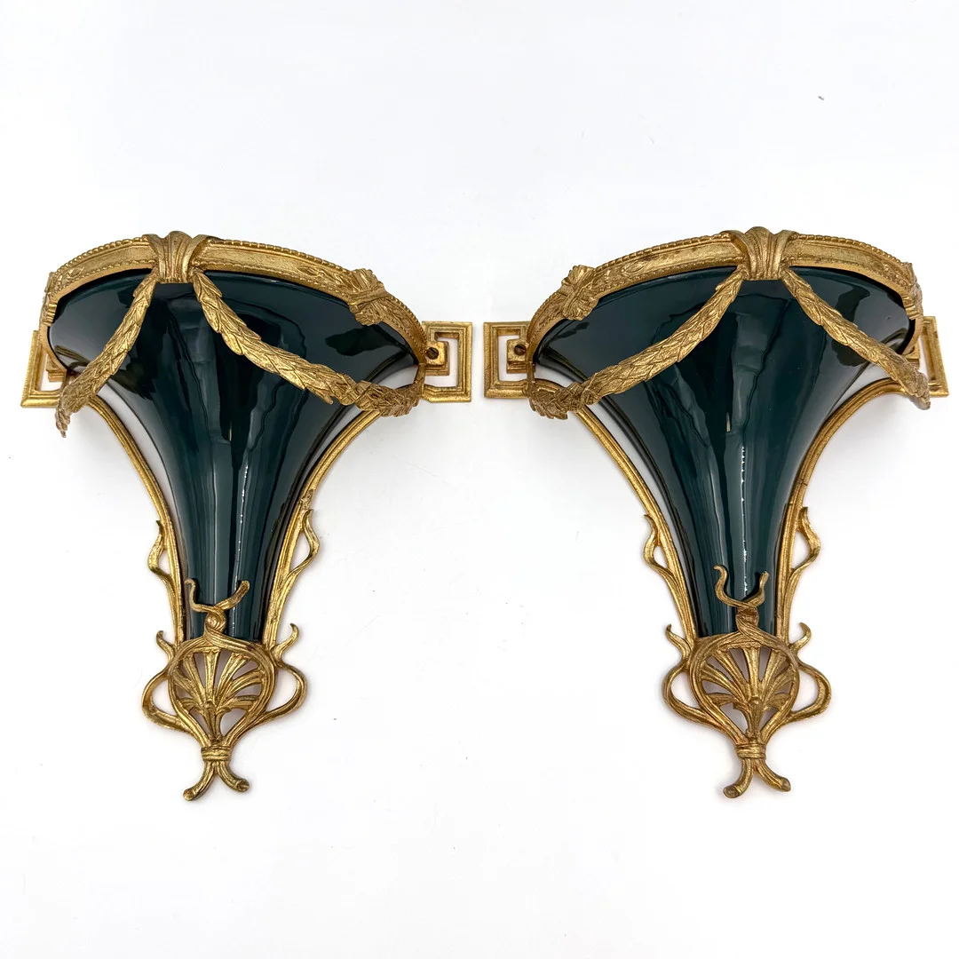 VÄGGKONSOLER, 1 par, sekelskifte 1900, blandstil/jugend, möjligen Frankrike. — Cupboards, Cabinets & Shelves — Skandia Auktion