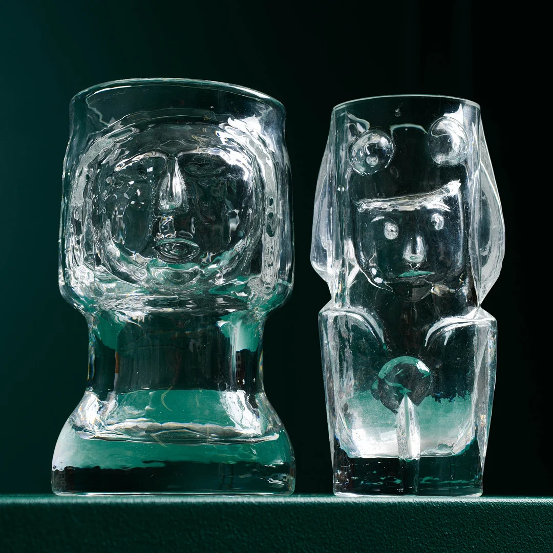 ERIK HÖGLUND. Vaser, 2 st, BODA, signerade. — Art glass — Formstad Auktioner