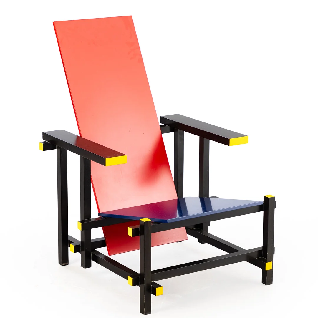 GERRIT THOMAS RIETVELD (1888-1964). Red and Blue Chair, Cassina. — Armchairs & Chairs — Stockholms Auktionsverk Hamburg
