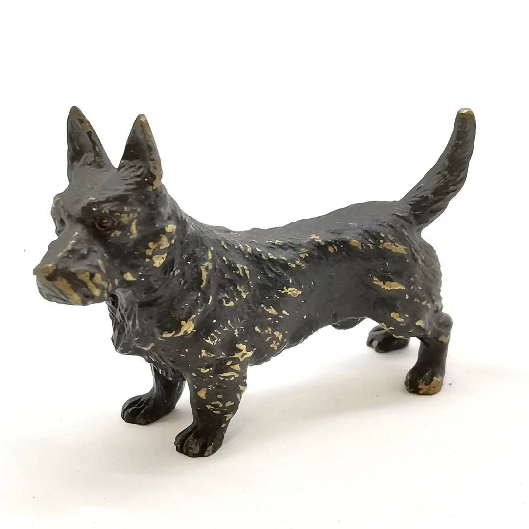 COLD PAINTED BRONZE STUDY OF A SCOTTIE DOG. — Sculptures & Bronzes — Acreman St Auctioneers & Valuers