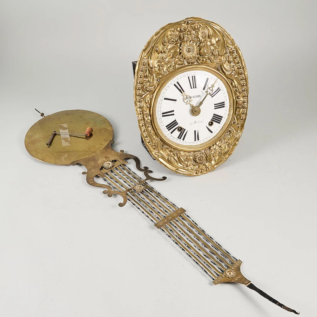 Väggur. — Wall Clocks — Metropol Auktioner