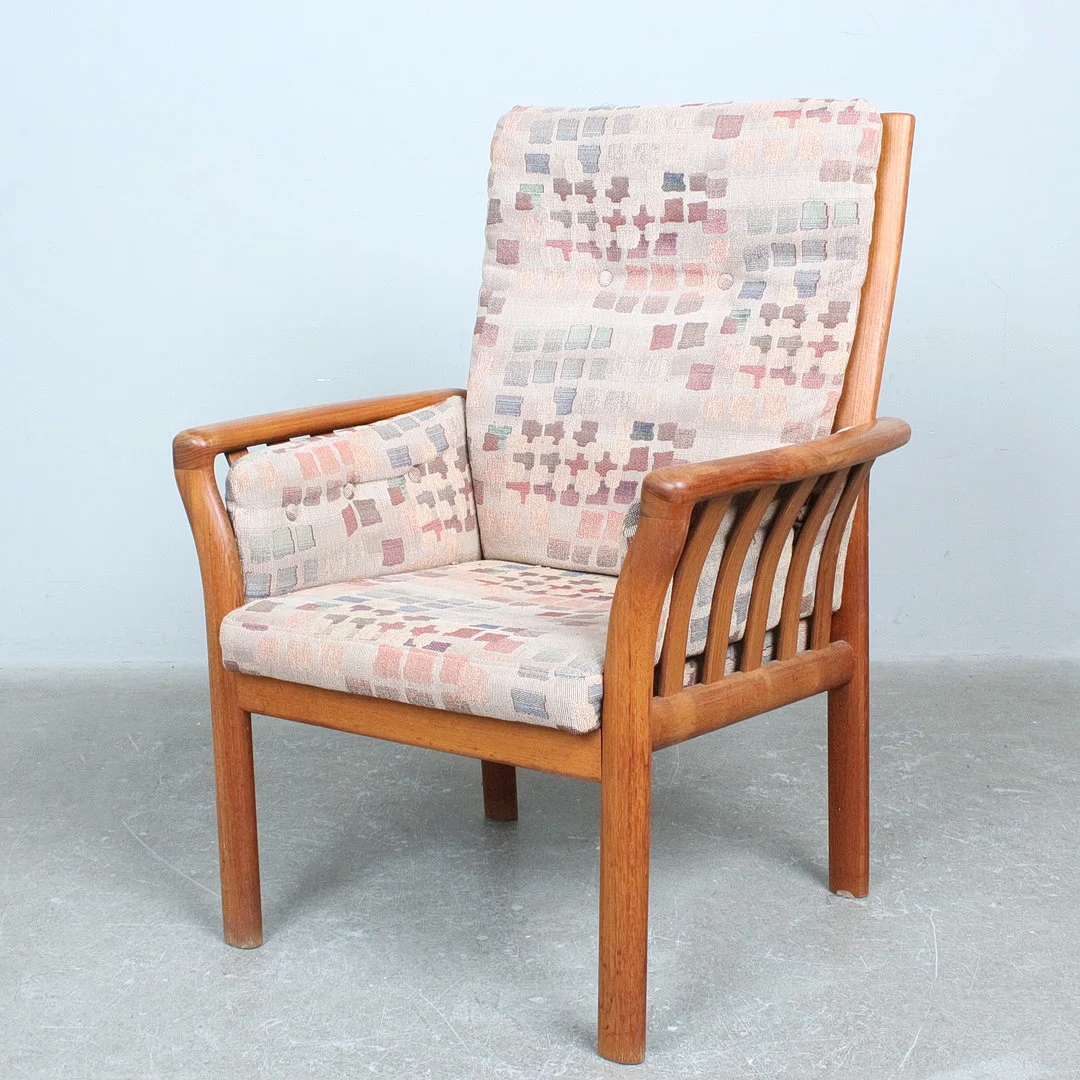 SCHOU ANDERSEN MØBELFABRIK. Sessel / Armlehnsessel, Teak, Dänemark, 1970er Jahre. — Armchairs & Chairs — Stockholms Auktionsverk Düsseldorf/Neuss