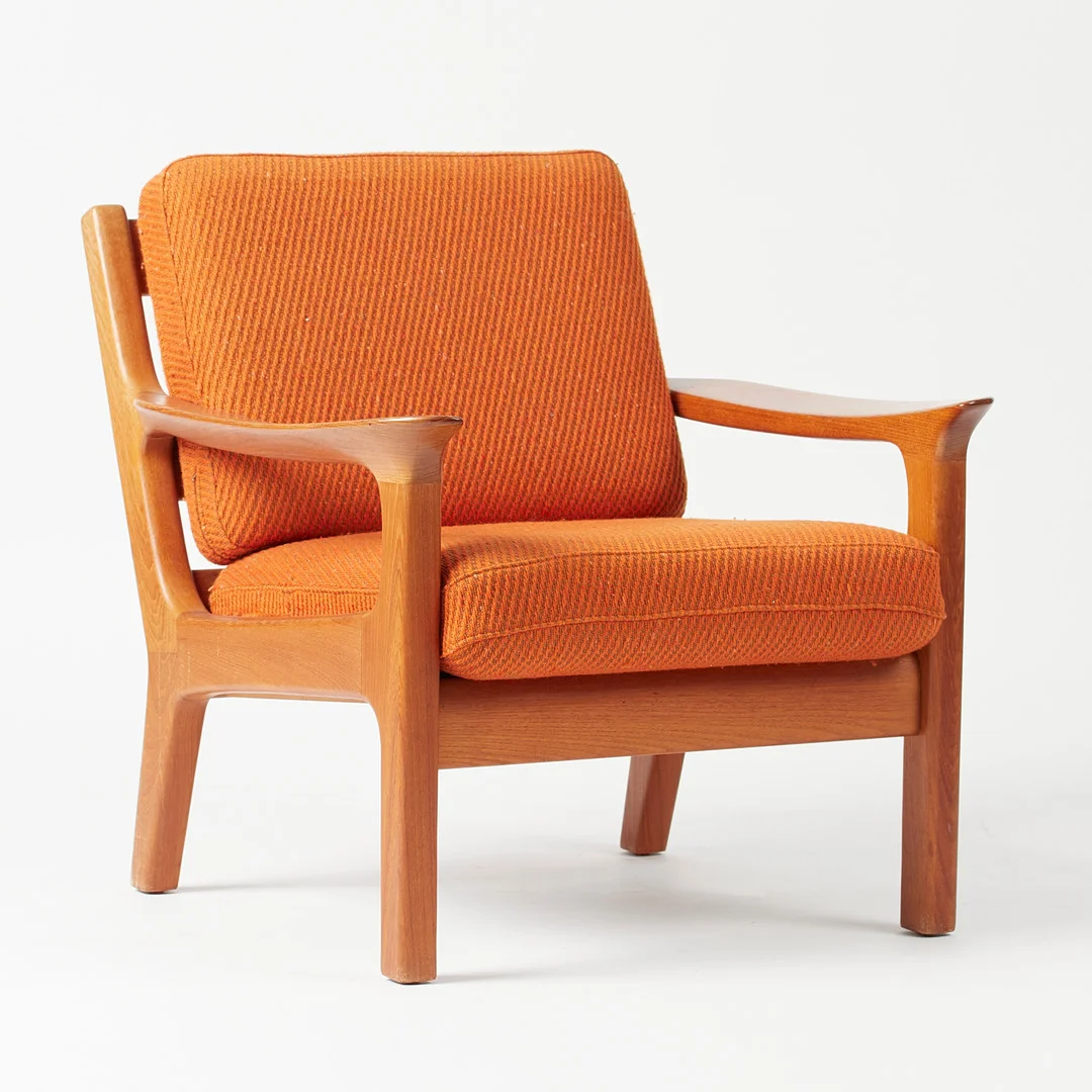 JUUL KRISTENSEN. JK Denmark, Sessel / Lounge Chairs, Teak, Wolle, 1970er Jahre, Dänemark. — Armchairs & Chairs — Stockholms Auktionsverk Köln
