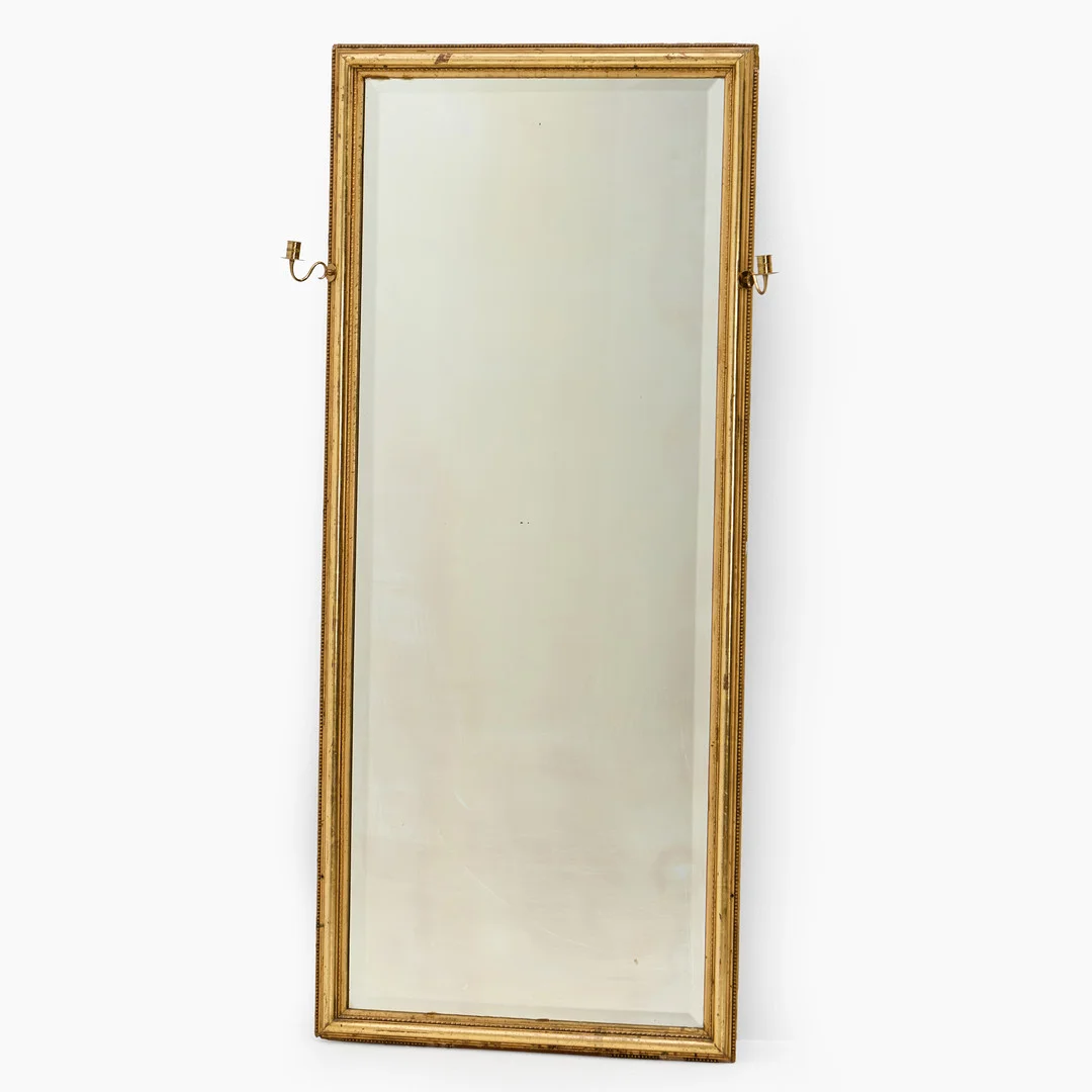 SPEGEL, 1800-tal, förgylld, med tvåljusarmar. — Mirrors — Crafoord Auktioner Stockholm