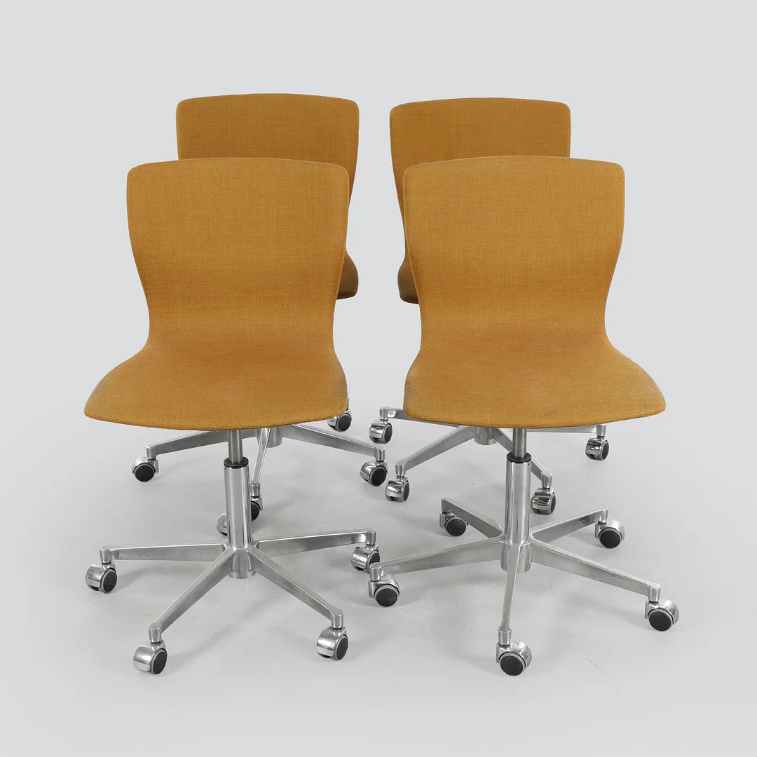 NIELS GAMMELGAARD. Magnus Olesen. Et sæt på fire "Butterfly" kontorstole (4). — Armchairs & Chairs — Bidstrup Auktioner