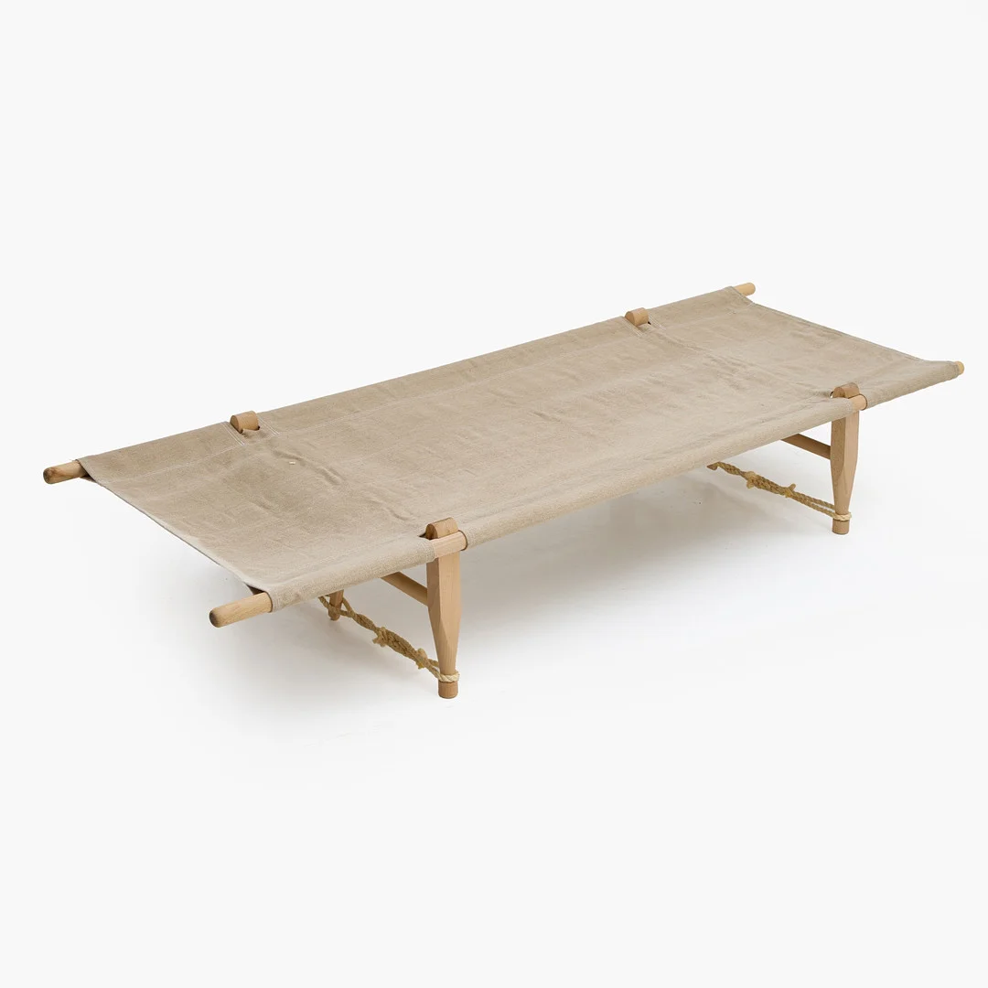OLE JERLØV-KNUDSEN, dagbädd, "OGK", bok, naturfärgat linne, Skovshoved Møbelfabrik, OGK Daybed. — Other — Crafoord Auktioner Stockholm