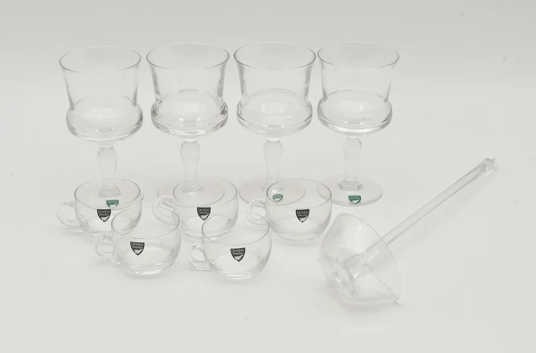 Orrefors vinglas, slev & punschkoppar. 10st delar. — Utility glass — Connoisseur Bokauktioner