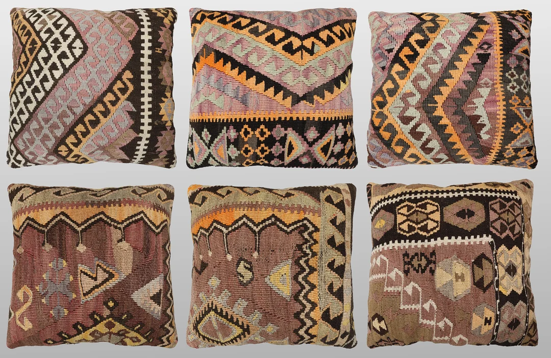 ORIENTMATTA. Parti kuddfodral 6st, anatoliska Kelim fragment, 50 x 50 cm. — Oriental Carpets & Textiles — Gomér & Andersson Linköping