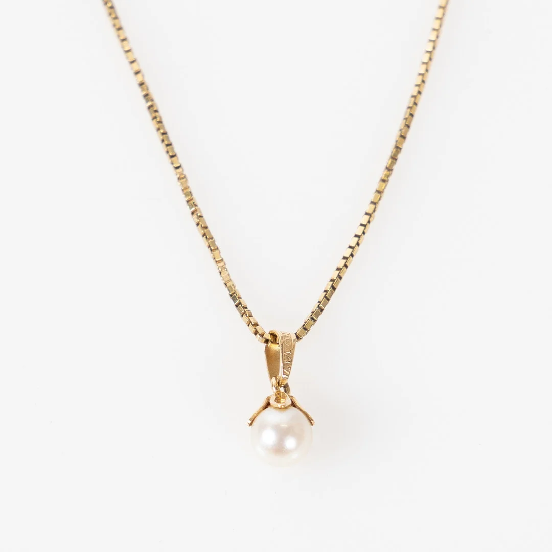 HÄNGE MED KEDJA, 18K guld. — Necklace — Stockholms Auktionsverk Helsingborg