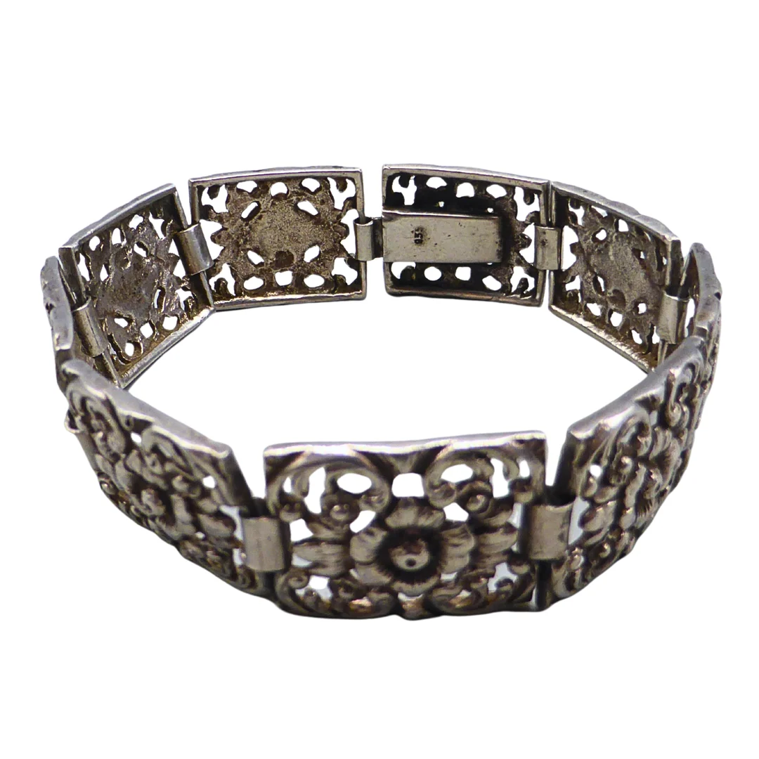 GLIEDERARMBAND AUS 835ER SILBER MIT FLORALEN ORNAMENTEN. — Bracelets — Auktionshaus Stuber's Hammerschlag