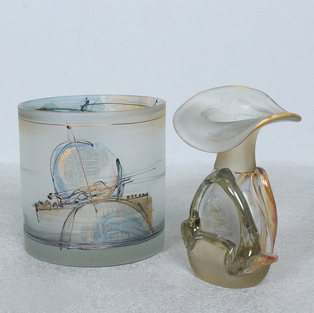 GALERIE AMBIENTE. Zwei Vasen, Glaskunst. — Art glass — Stockholms Auktionsverk Düsseldorf/Neuss