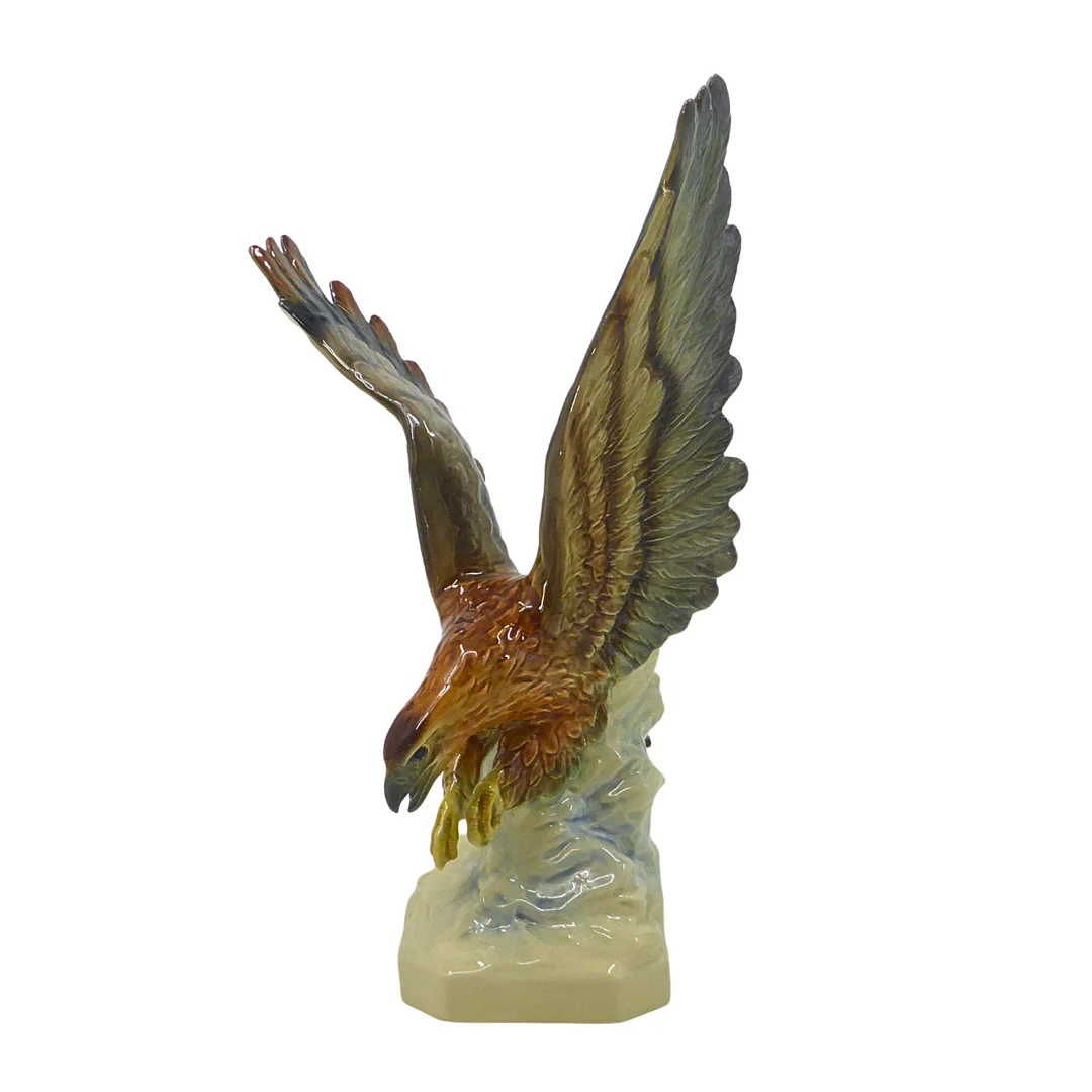 PORZELLANFIGUR ADLER. — European — Auktionshaus Stuber's Hammerschlag