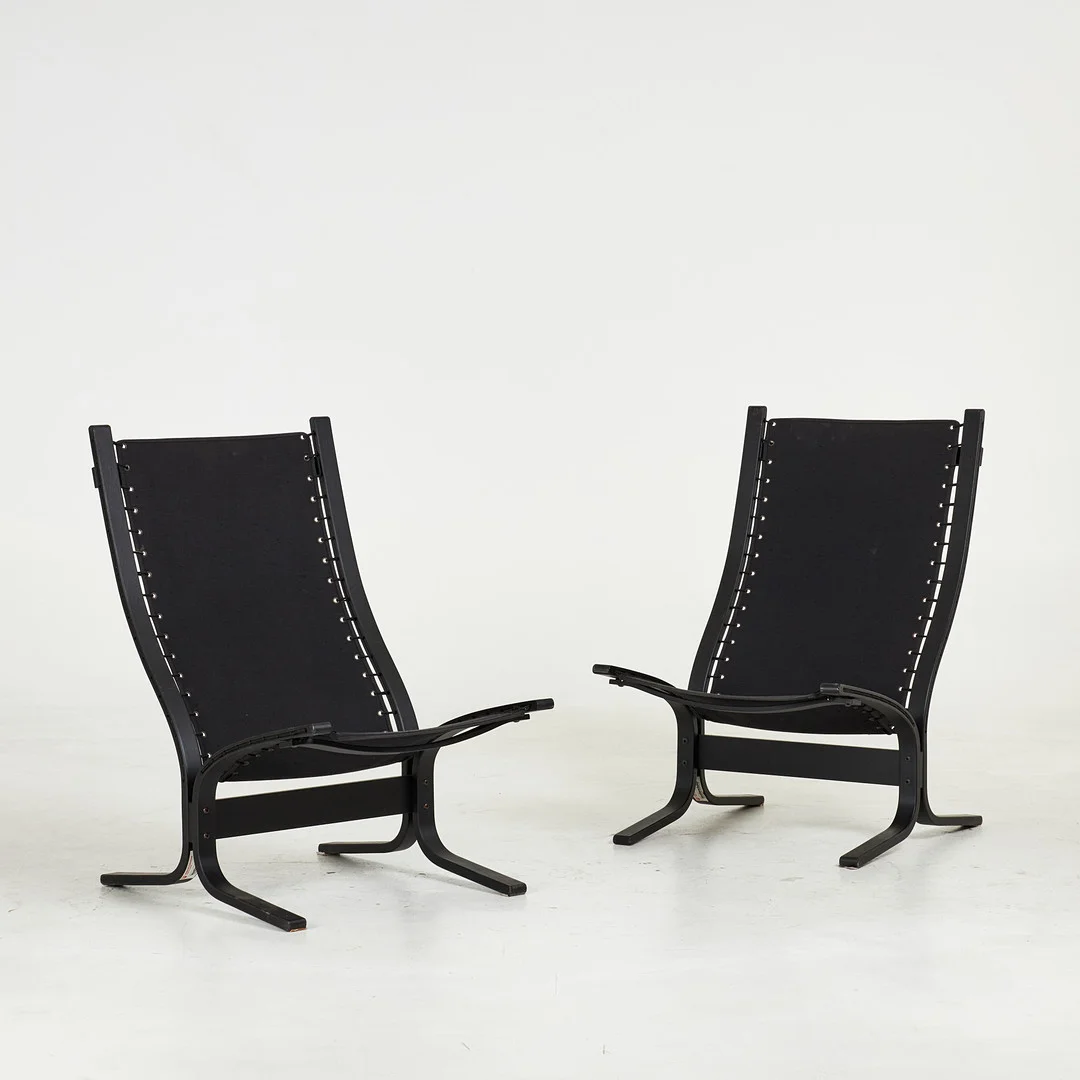 INGMAR RELLING. Fåtöljer, 1 par, "Siesta", Westnofa, Norge, svartmålad stomme. — Armchairs & Chairs — Stockholms Auktionsverk Sickla