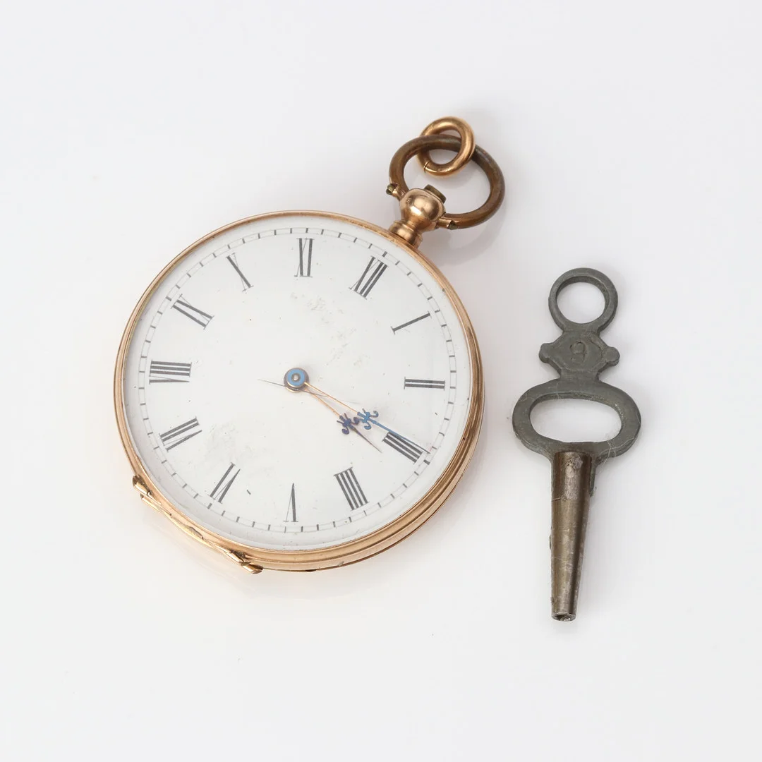 DAMFICKUR. Boett i 14k guld, totalvikt ca 25,9 gram. — Pocket & Stop Watches — Skånes Auktionsverk