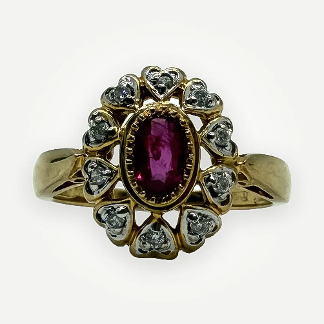 Carmoséring. Rubin, diamanter. 18k Guld. — Rings — Auktionshuset STO Bohuslän