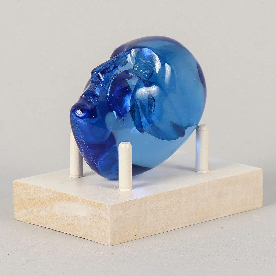 BERTIL VALLIEN. Skulptur, glas, "Brains", Kosta Boda, signerad. — Art glass — Karlstad Hammarö Auktionsverk